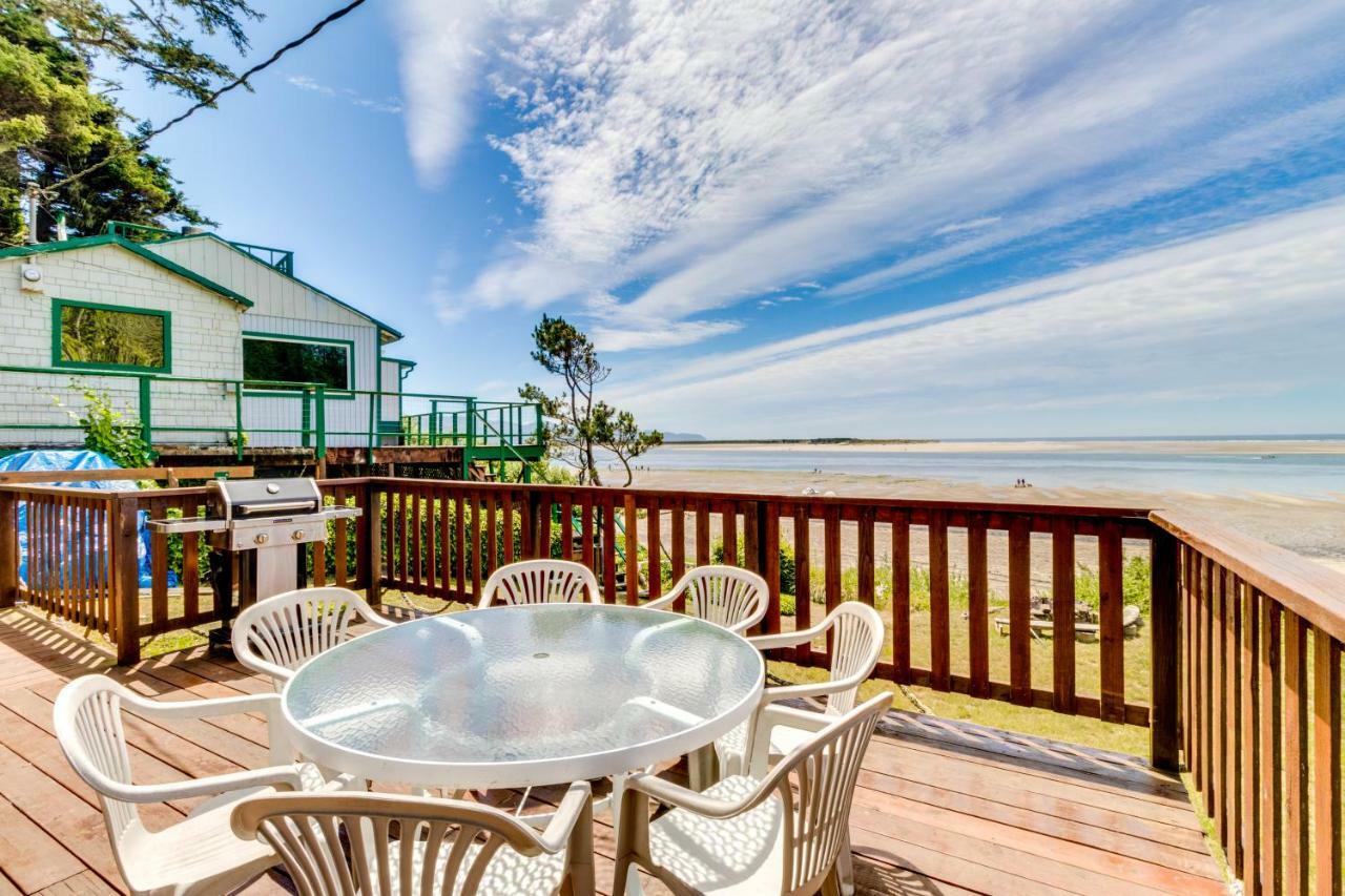 Happy Camp Beachfront Cabin Netarts Exterior photo