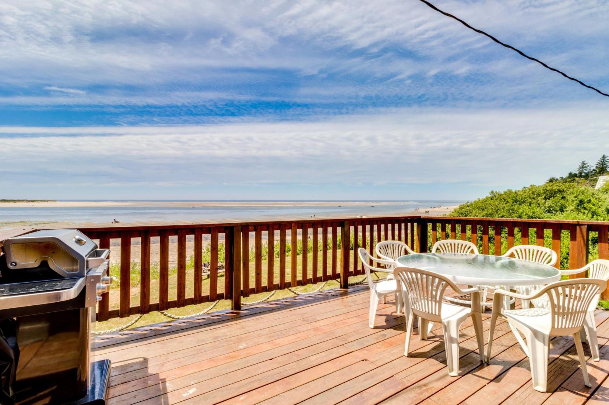 Happy Camp Beachfront Cabin Netarts Exterior photo